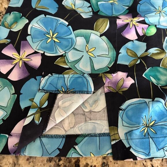 EUC - Talbots Women’s Pencil Skirt Black Blue Floral with Pockets - Size 2 - Picture 3 of 5